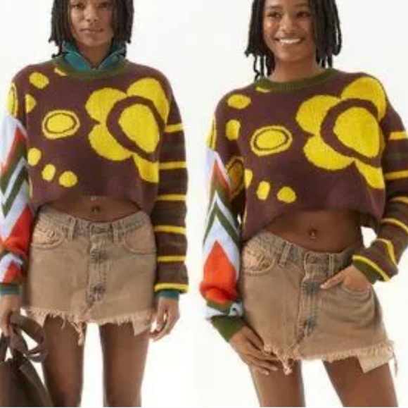 BDG Cropped Sweater - Picture 5 of 5